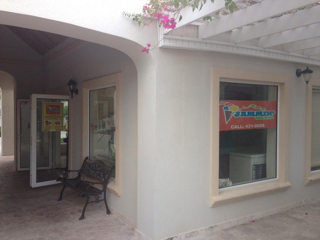 Hotel La Vista Azul Turtle Cove Exterior photo