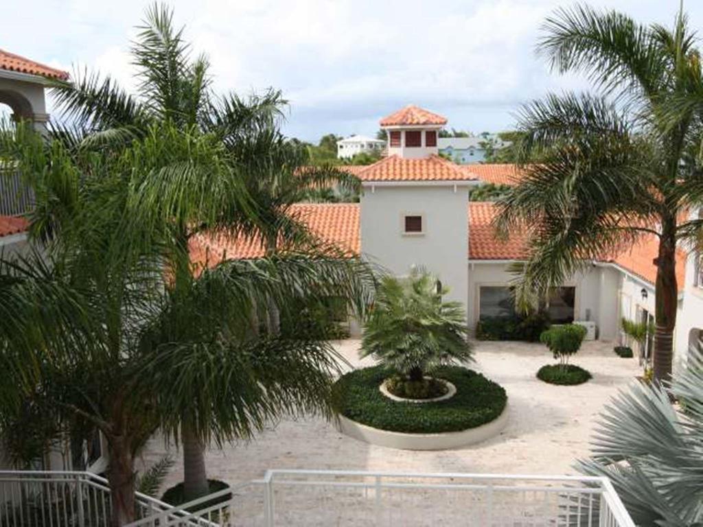 Hotel La Vista Azul Turtle Cove Exterior photo